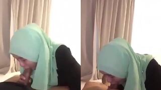 محجبة ترضع زب  اخوها بالتبني