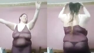 سمينة بس بالرقص تخليك  فحل نياك ستين حصان