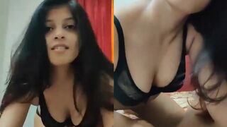 تفرغ زب حبيبها الكبير من لبنه