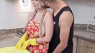 يا نمارس النيك لاجل المال
