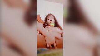 تجميعة بنوته مصريه كيوت و شرموطه تفشخ كسها فرك و بعبصه و تضرب سبعه و نص و تغرق نفسها بتعابير وش فاجره