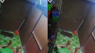 منحرف يتجسس على صاحبه وهو بينيك شرموطه بالاجره شاقطها فى الاوضه تصوير مخفى