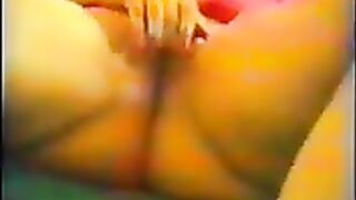 اللبوة الكويتية منى مع زوجها في فيديو كلاسيكي قديم من الزمن الجميل