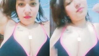 لاتقلق نهودي الضخمة هي الحل