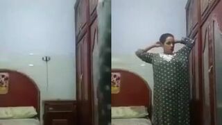 جوز بنات من الشرقية بيركبو بعض في اوضه النوم
