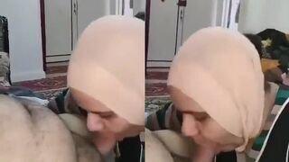 شرموطه محجبة بتحب جوزها يلحس كسها