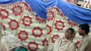 طيزك كبيرة جدا علي يا عاهرة