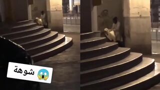فضيحة شاب جزائري ومغربية في الشارع