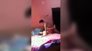 هندي يركب كس زوجة ابية القحبة ويكيف بزازها