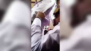 طالبة الثانوية تذهب من شوفير التكسي وتاخذ زبه في بقها